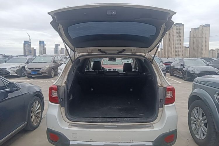 Used Subaru Outback 2015 2.5i Sport Navigation Edition Trunk