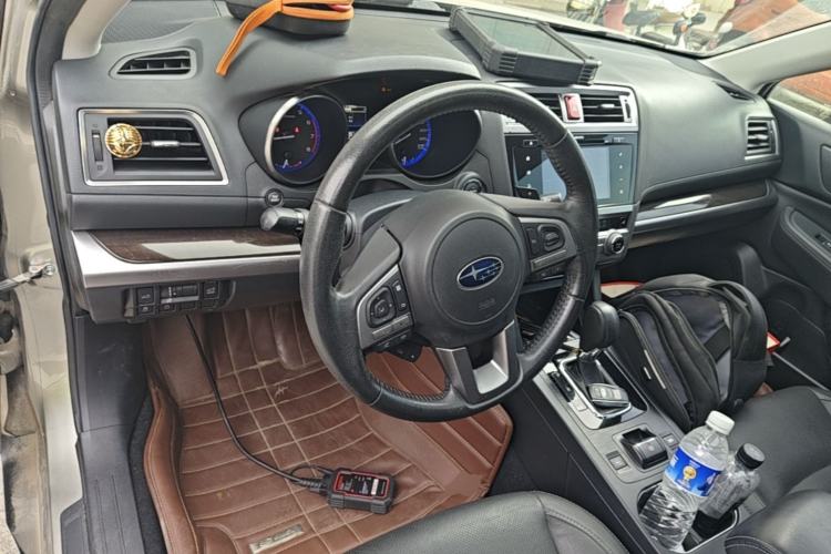Used Subaru Outback 2015 2.5i Luxury Navigation Edition Center Console