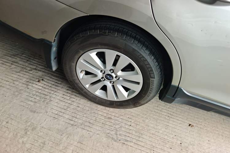 Used Subaru Outback 2015 2.5i Luxury Navigation Edition Exterior 8