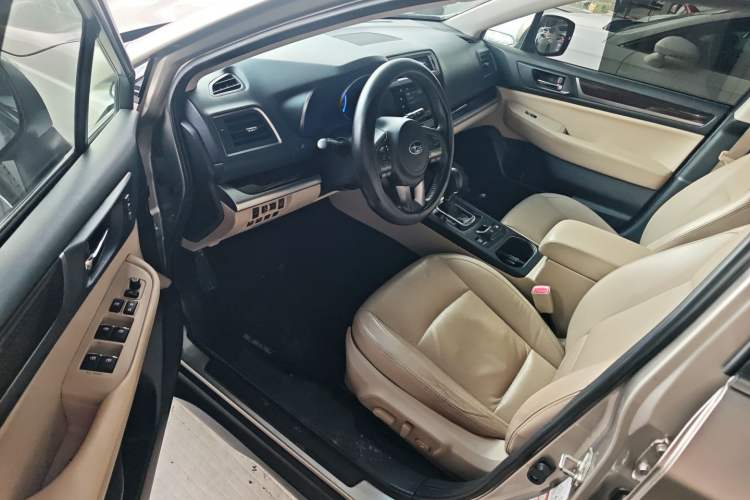 Used Subaru Outback 2015 2.5i Luxury Navigation Edition Interior 3
