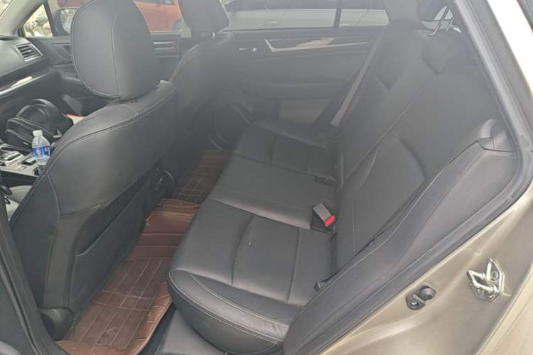 Used Subaru Outback 2015 2.5i Luxury Navigation Edition Left Rear Seat