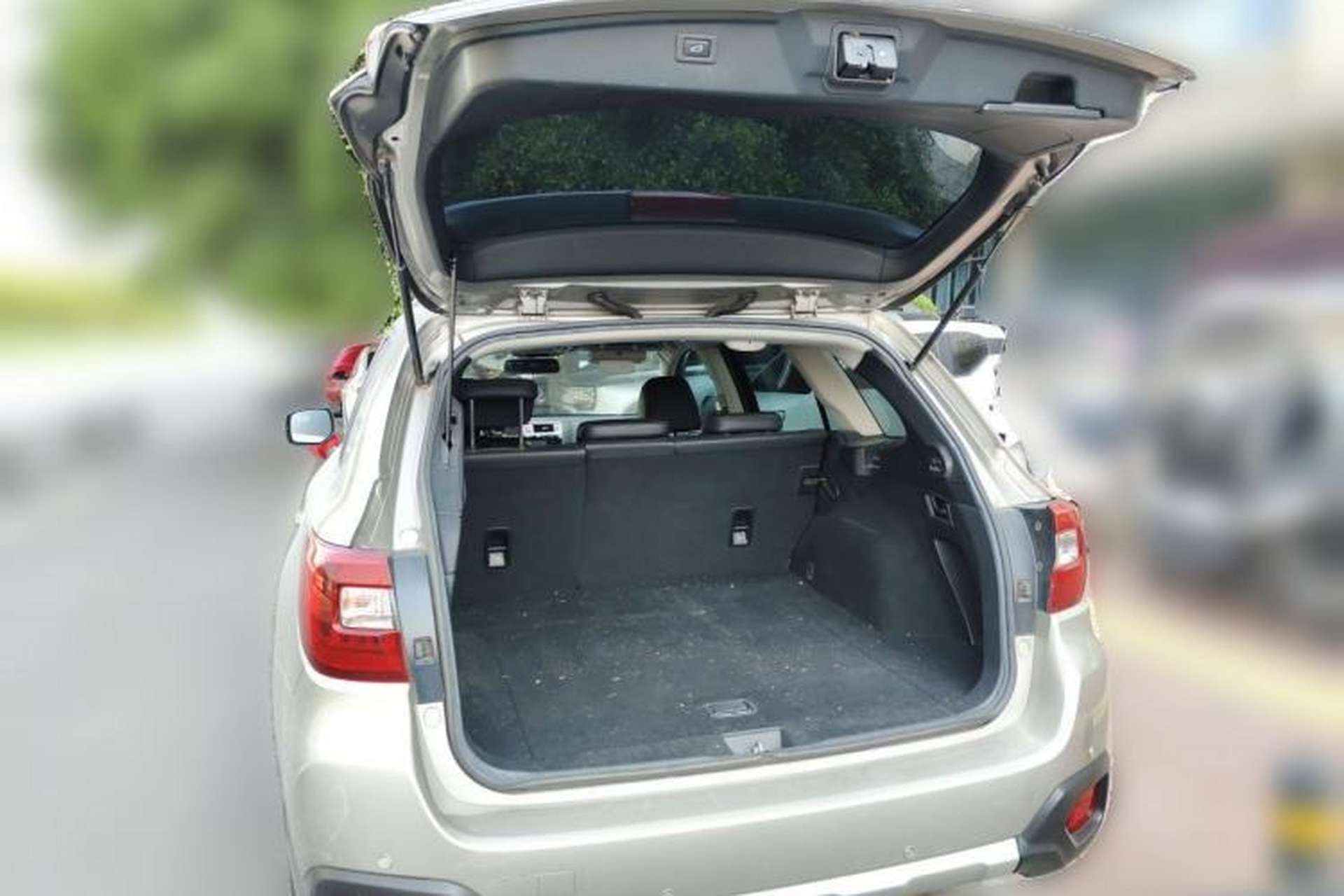 Used Subaru Outback 2015 2.5i Sport Navigation Edition Trunk