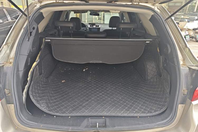 Used Subaru Outback 2015 2.5i Luxury Navigation Edition Trunk