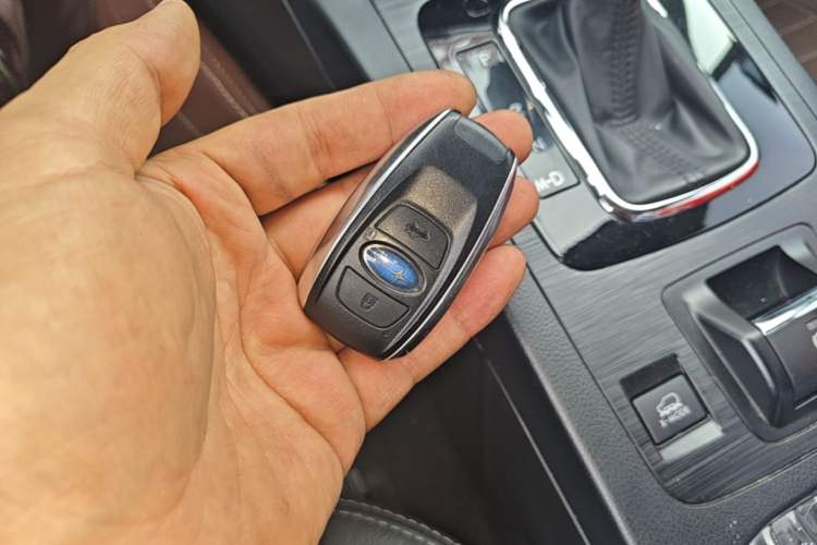 Used Subaru Outback 2015 2.5i Luxury Navigation Edition Vehicle Key