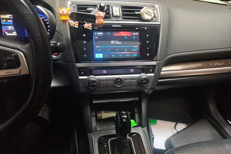 Used Subaru Outback 2016 2.5i Luxury Navigation Edition Audio And AC Panel