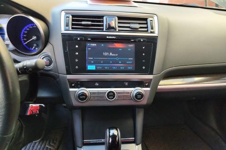 Used Subaru Outback 2016 2.5i Luxury Navigation Edition Audio And AC Panel
