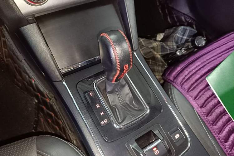 Used Subaru Outback 2016 2.5i Sport Navigation Edition Gear Lever