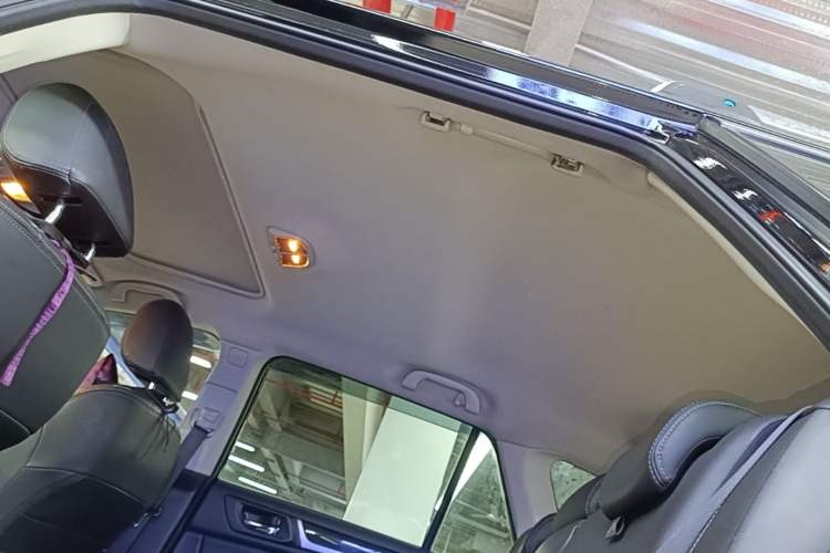 Used Subaru Outback 2016 2.5i Sport Navigation Edition Headliner