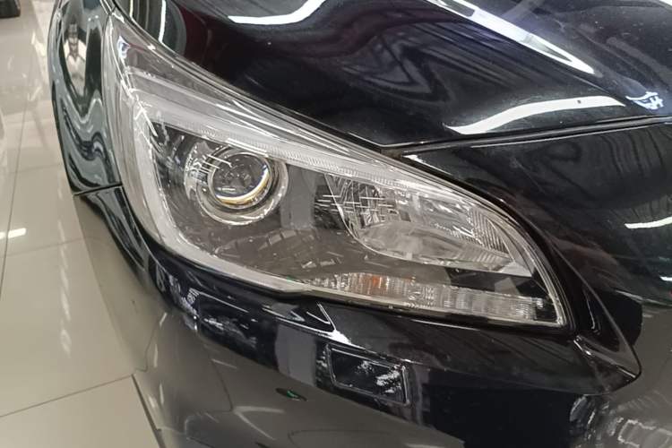 Used Subaru Outback 2016 2.5i Sport Navigation Edition Right Front Headlight