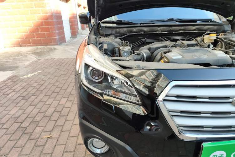 Used Subaru Outback 2016 2.5i Luxury Navigation Edition Right Front Headlight