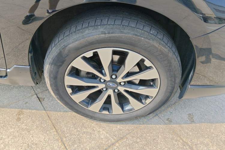 Used Subaru Outback 2016 2.5i Sport Navigation Edition Right Front Wheel Hub