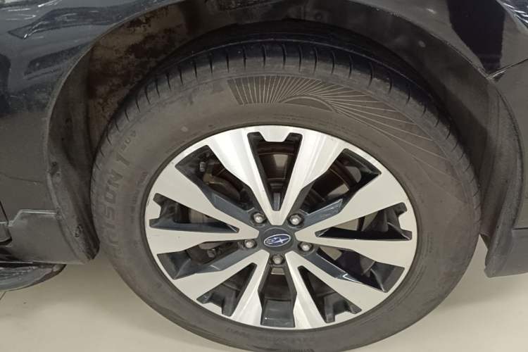 Used Subaru Outback 2016 2.5i Sport Navigation Edition Right Front Wheel Hub