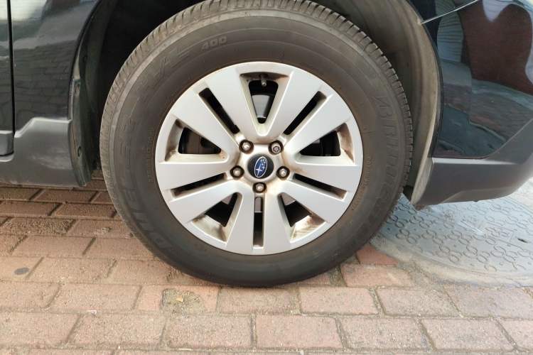 Used Subaru Outback 2016 2.5i Luxury Navigation Edition Right Front Wheel Hub