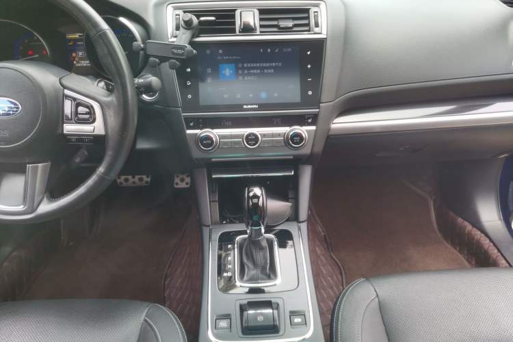 Used Subaru Outback 2016 2.5i Sport Navigation Edition Audio And AC Panel