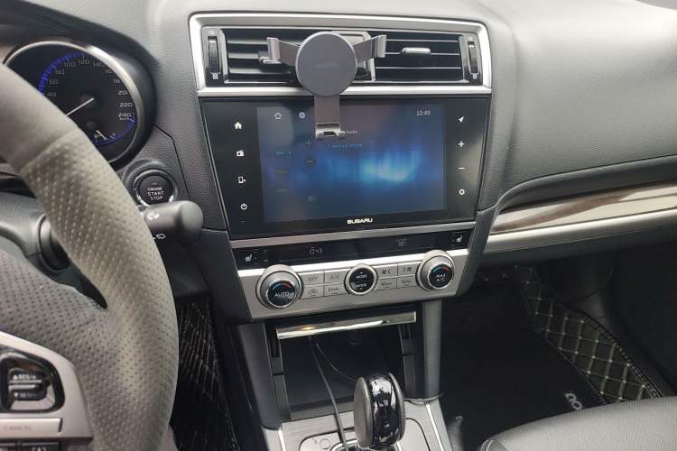 Used Subaru Outback 2016 2.5i Luxury Navigation Edition Audio And AC Panel