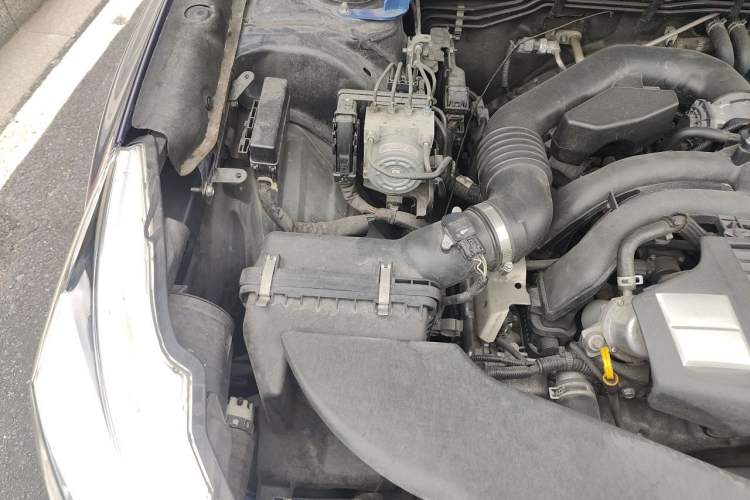 Used Subaru Outback 2016 2.5i Sport Navigation Edition Engine Bay Right