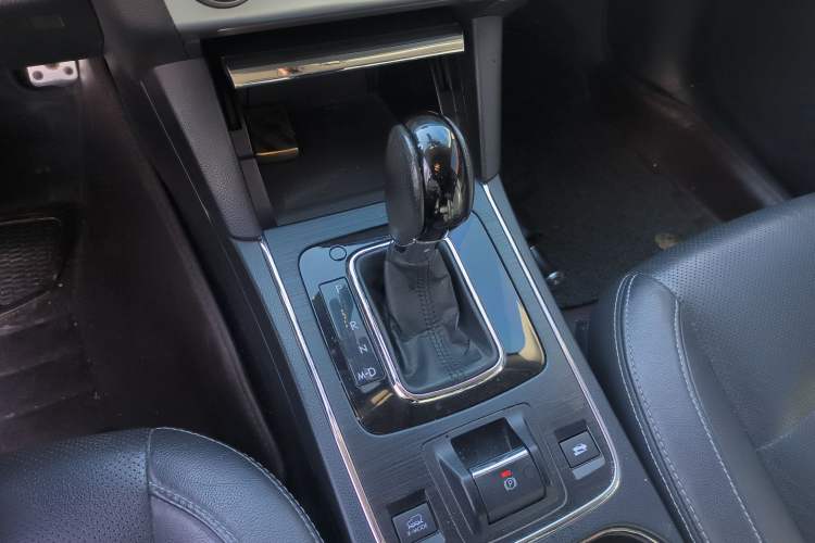Used Subaru Outback 2016 2.5i Sport Navigation Edition Gear Lever