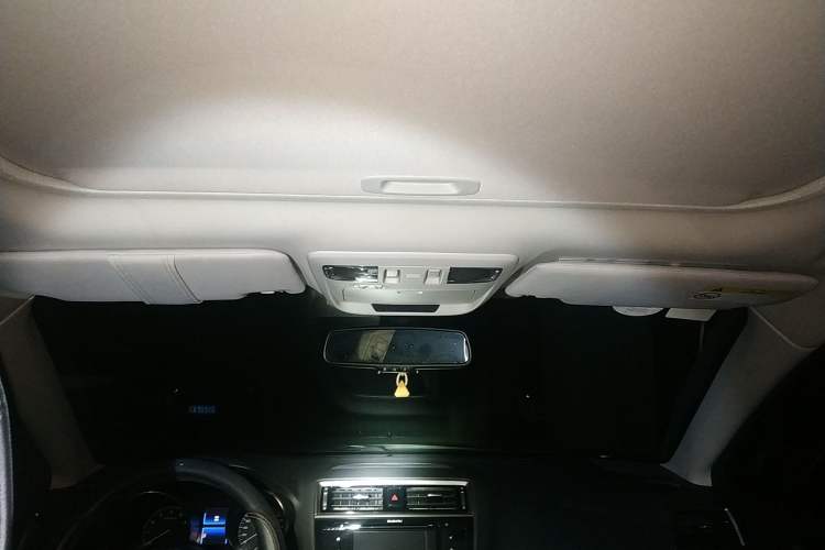 Used Subaru Outback 2016 2.5i Luxury Navigation Edition Headliner