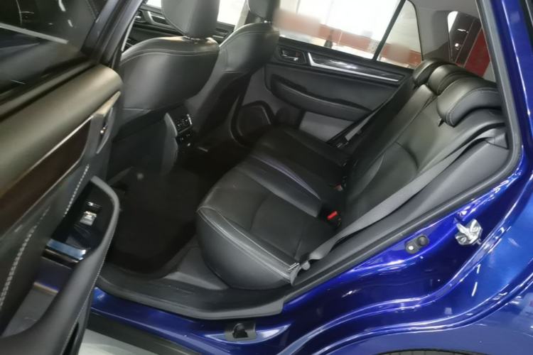Used Subaru Outback 2016 2.5i Luxury Navigation Edition Left Rear Seat