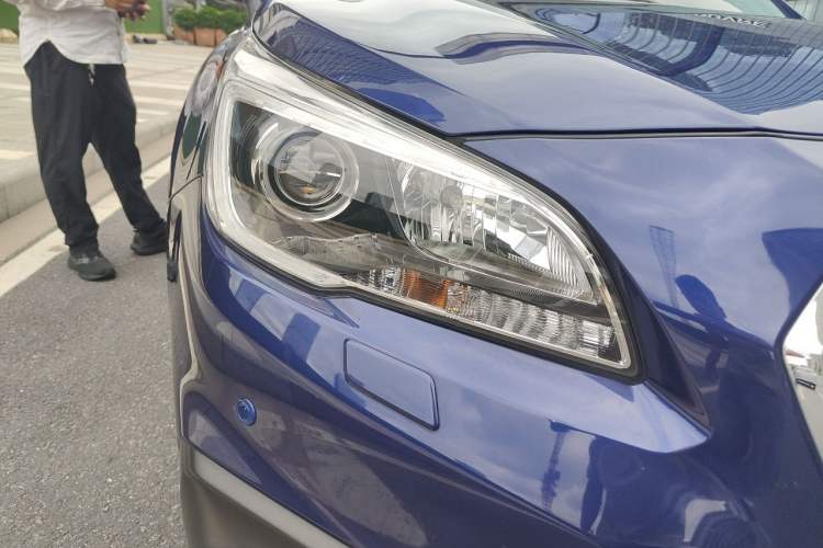Used Subaru Outback 2016 2.5i Sport Navigation Edition Right Front Headlight