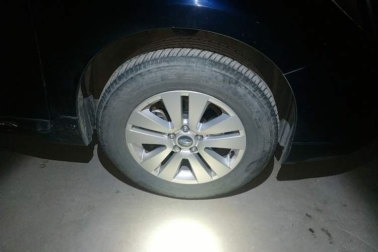 Used Subaru Outback 2016 2.5i Luxury Navigation Edition Right Front Wheel Hub