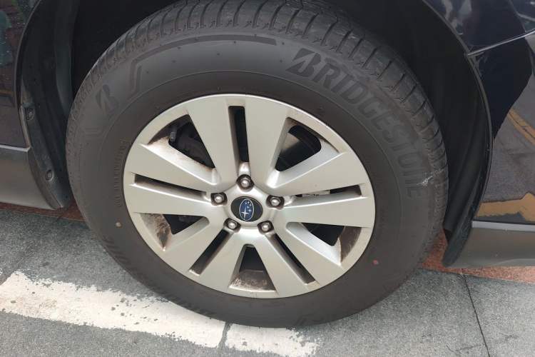 Used Subaru Outback 2016 2.5i Luxury Navigation Edition Right Front Wheel Hub