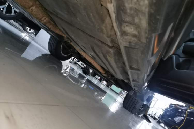Used Subaru Outback 2016 2.5i Luxury Navigation Edition Right Side Sill