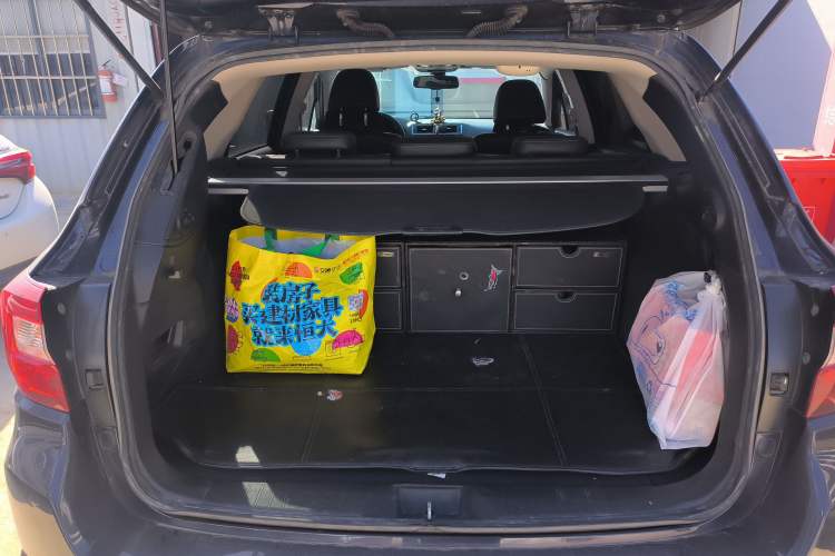 Used Subaru Outback 2016 2.5i Sport Navigation Edition Trunk