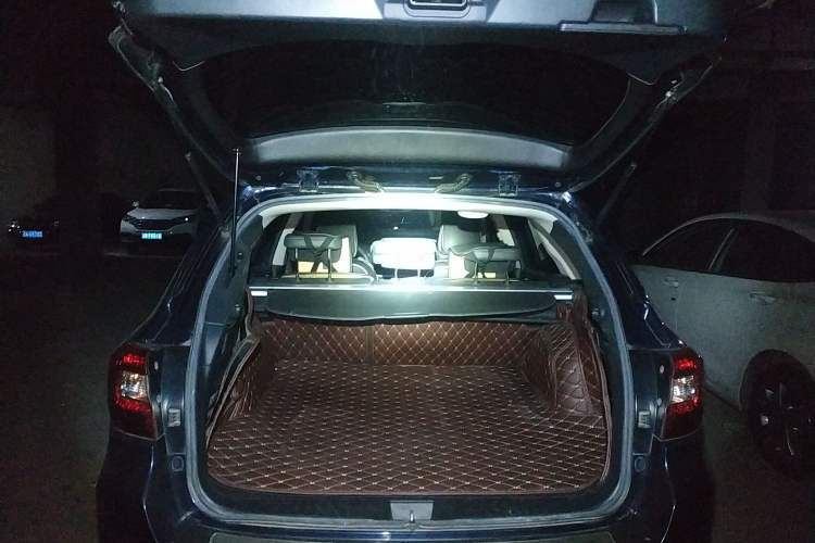 Used Subaru Outback 2016 2.5i Luxury Navigation Edition Trunk