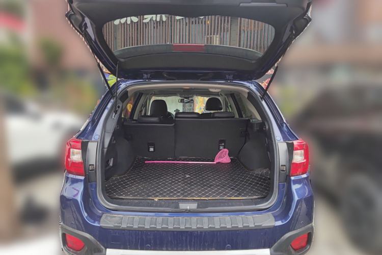 Used Subaru Outback 2016 2.5i Sport Navigation Edition Trunk