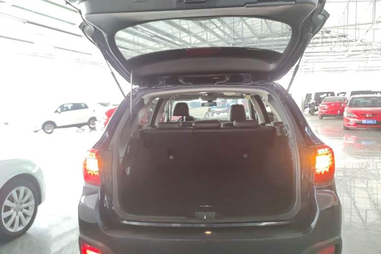 Used Subaru Outback 2016 2.5i Sport Navigation Edition Trunk