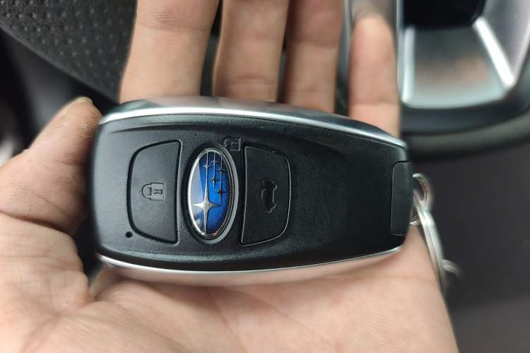 Used Subaru Outback 2016 2.5i Luxury Navigation Edition Vehicle Key