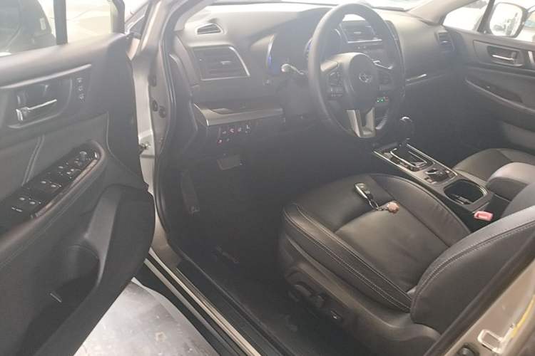 Used Subaru Outback 2016 2.5i Luxury Navigation Edition Driver Seat