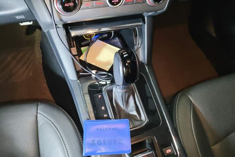 Used Subaru Outback 2016 2.0DIT Prestige Edition Gear Lever
