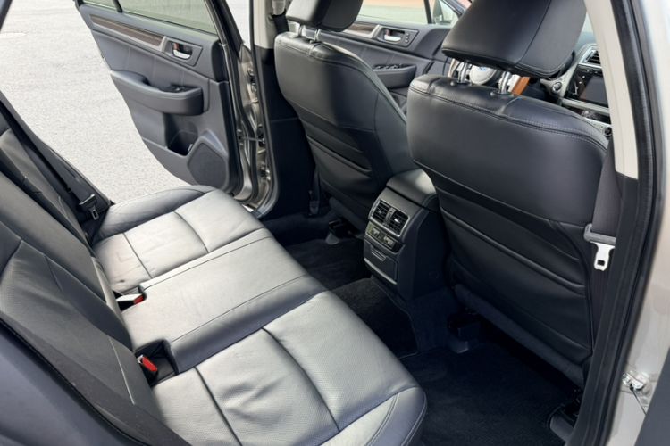 Used Subaru Outback 2016 2.5i Luxury Navigation Edition Interior 2