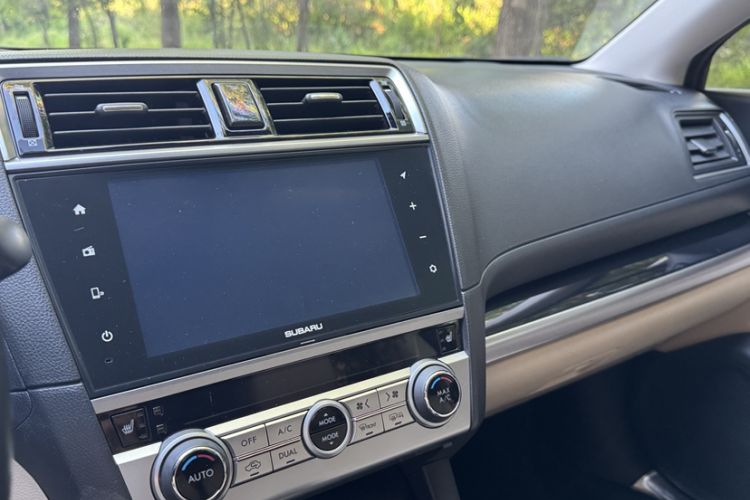 Used Subaru Outback 2016 2.5i Sport Navigation Edition Interior 2