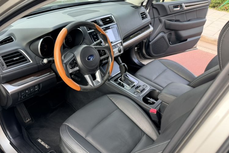 Used Subaru Outback 2016 2.5i Luxury Navigation Edition Interior 4