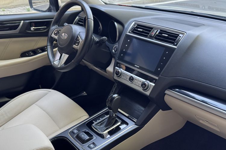 Used Subaru Outback 2016 2.5i Sport Navigation Edition Interior 4