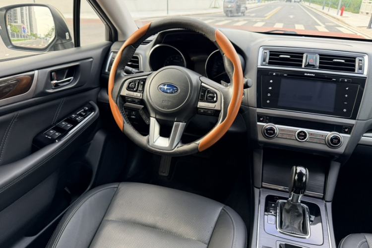 Used Subaru Outback 2016 2.5i Luxury Navigation Edition Interior 5