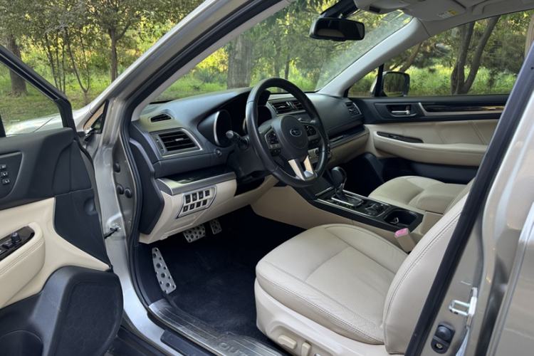 Used Subaru Outback 2016 2.5i Sport Navigation Edition Interior 5