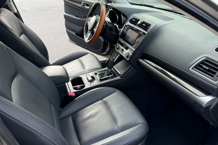 Used Subaru Outback 2016 2.5i Luxury Navigation Edition Interior 6