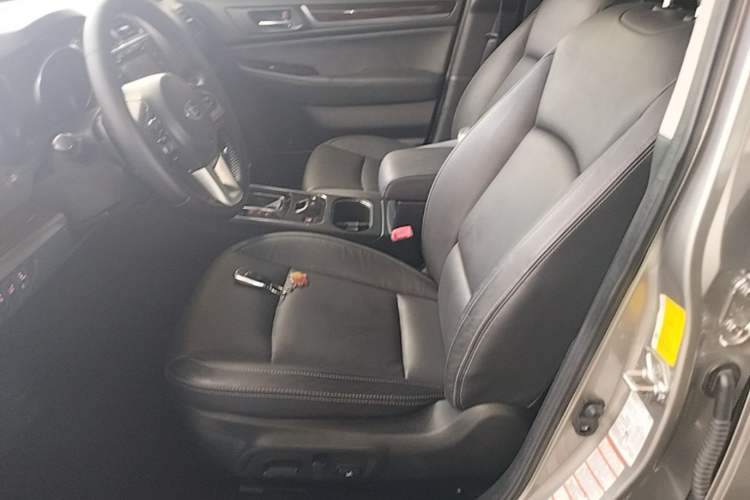 Used Subaru Outback 2016 2.5i Luxury Navigation Edition Left Front Seat