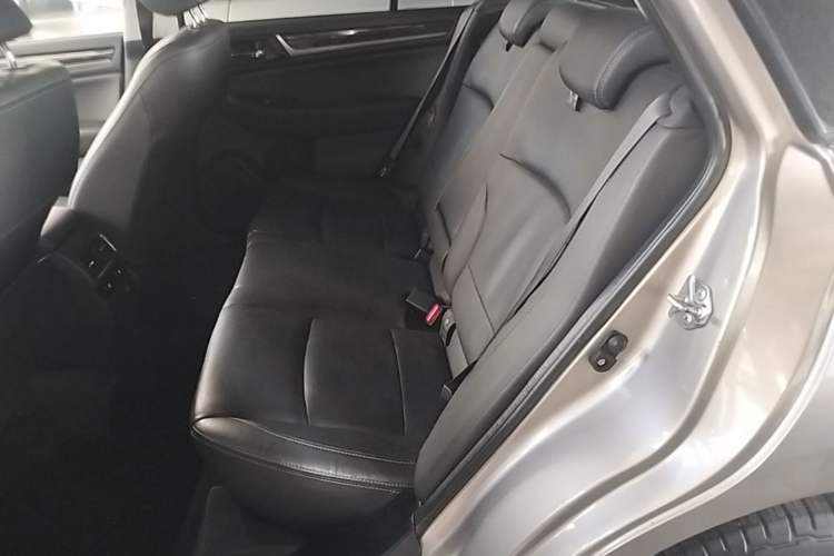 Used Subaru Outback 2016 2.5i Luxury Navigation Edition Left Rear Seat