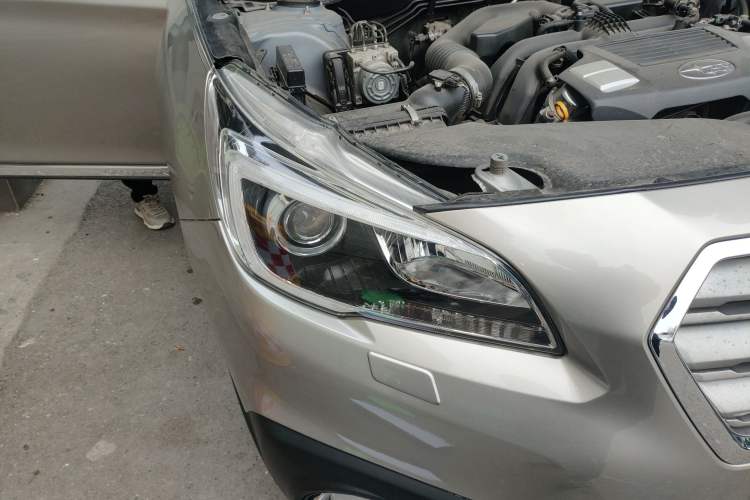 Used Subaru Outback 2016 2.5i Sport Navigation Edition Right Front Headlight