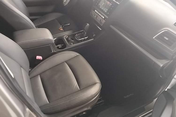 Used Subaru Outback 2016 2.5i Luxury Navigation Edition Right Front Seat