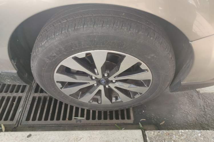 Used Subaru Outback 2016 2.5i Sport Navigation Edition Right Front Wheel Hub