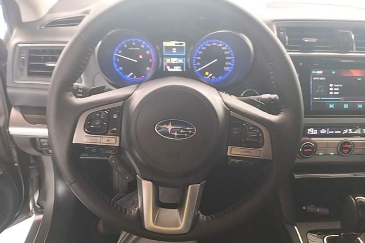 Used Subaru Outback 2016 2.5i Luxury Navigation Edition Steering Wheel