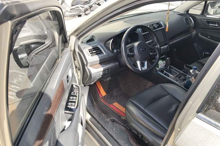 Used Subaru Outback 2016 2.5i Luxury Navigation Edition Driver Seat