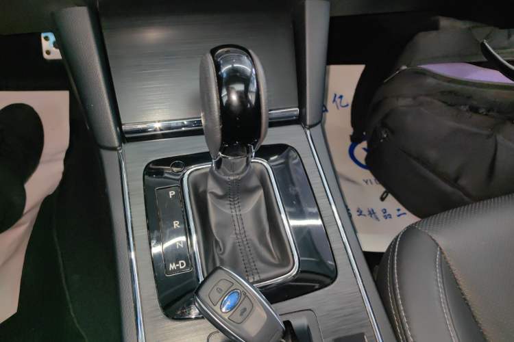 Used Subaru Outback 2016 2.5i Sport Navigation Edition Gear Lever