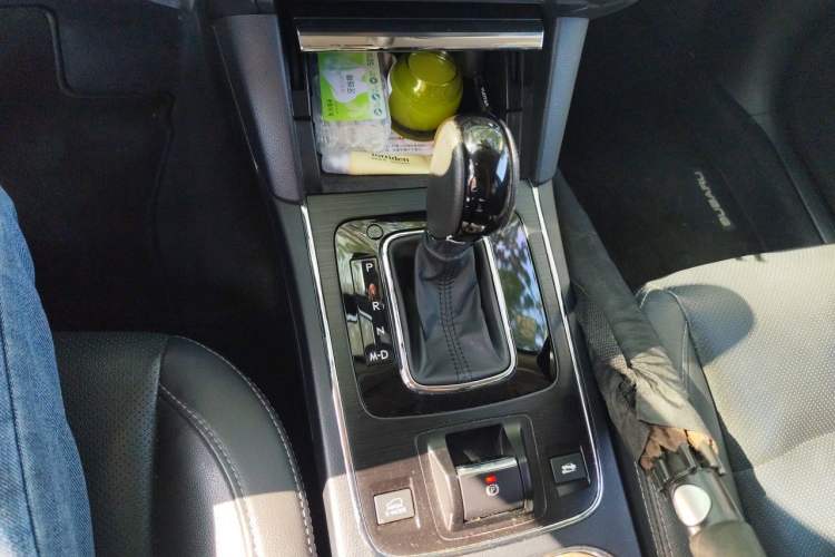 Used Subaru Outback 2016 2.5i Luxury Navigation Edition Gear Lever